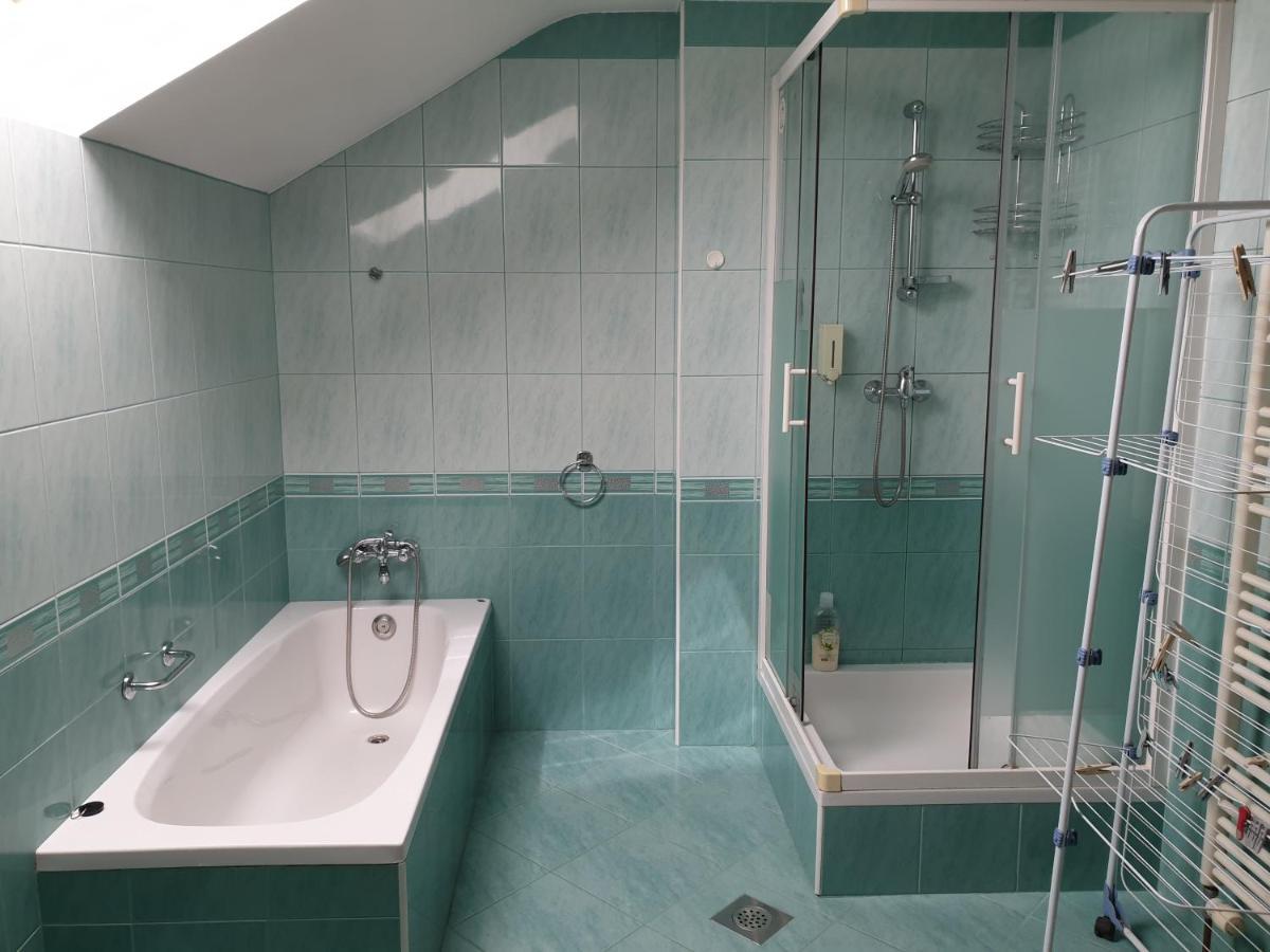 Hisa Bizjak Kranj Exterior foto