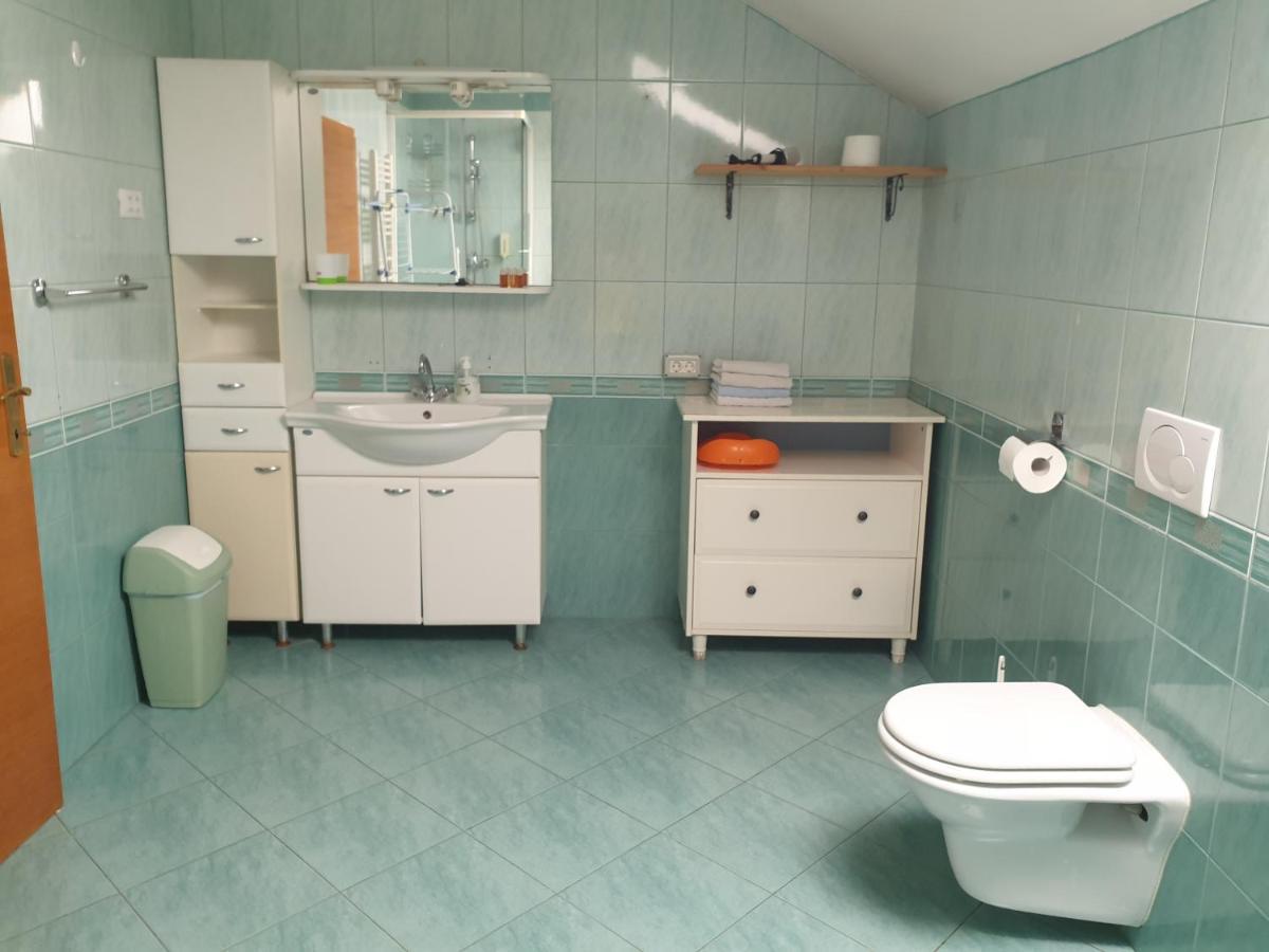 Hisa Bizjak Kranj Exterior foto