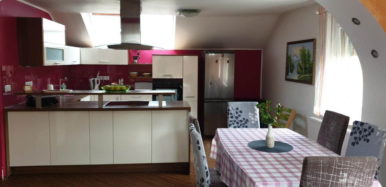 Hisa Bizjak Kranj Exterior foto